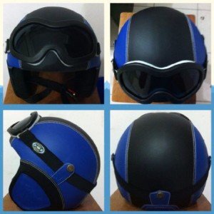 Helm Retro Kacamata