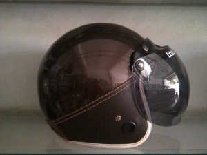 Helm Bogo Lubro Kulit